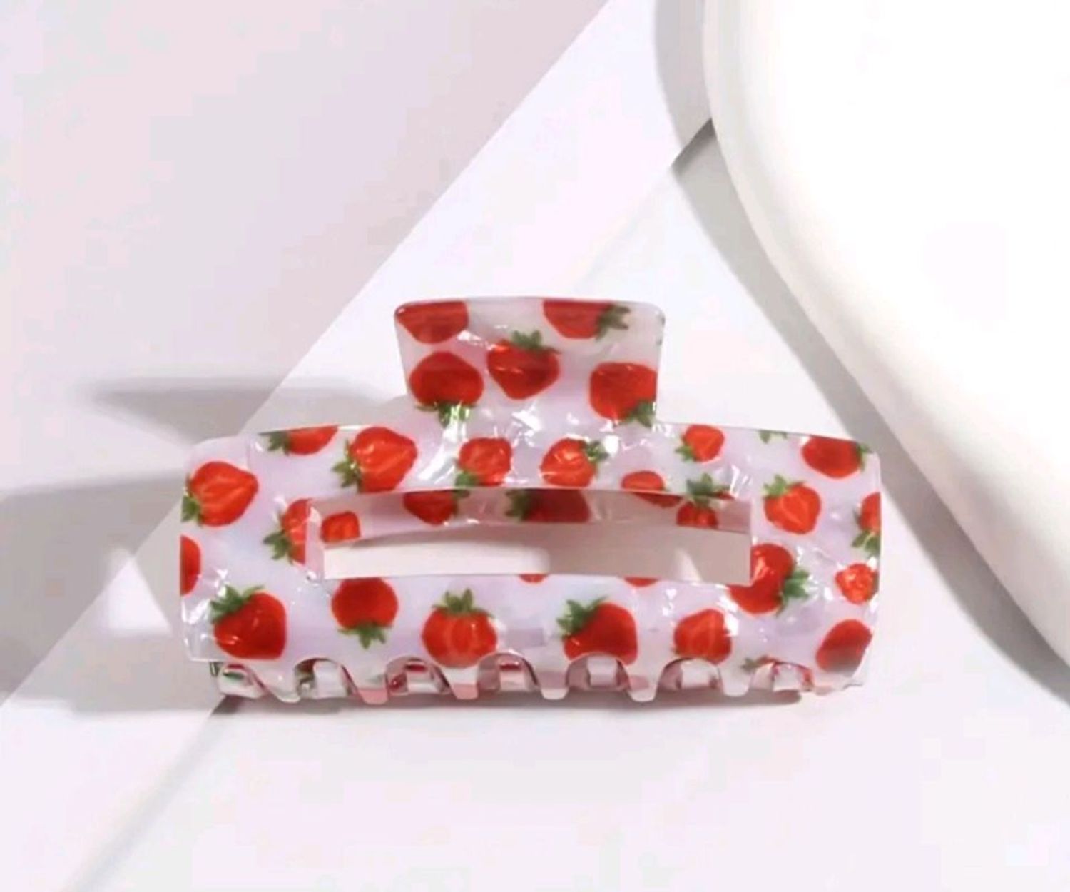 Хавчаар гүзээлзгэнэ