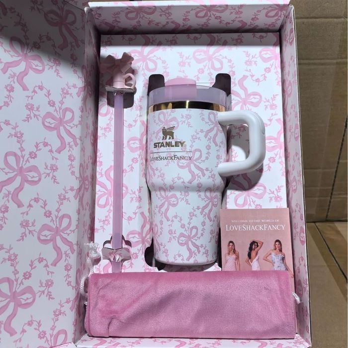 Coquette Bow Chantilly 20oz  