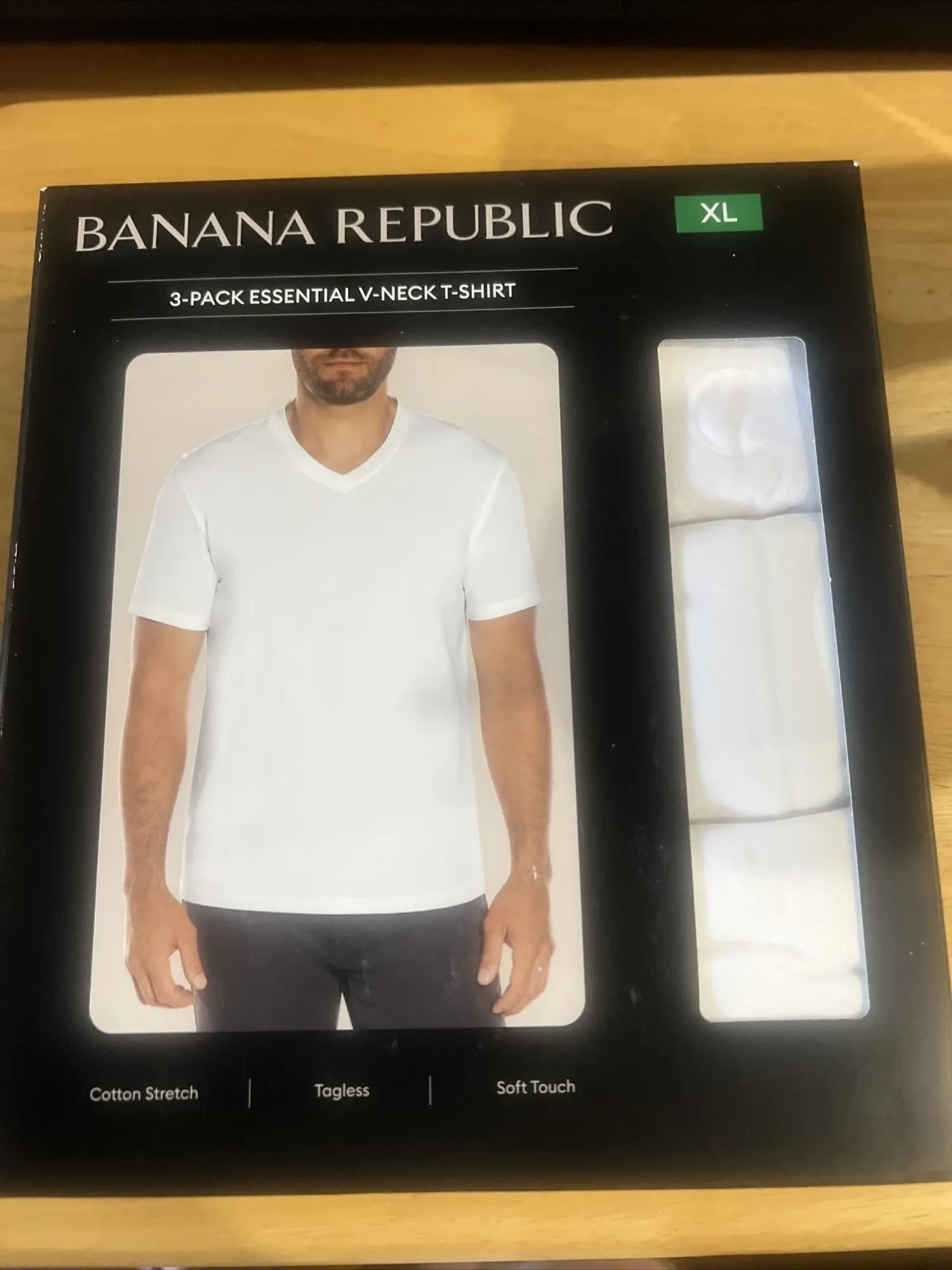 Banana Republic Men's 3-Pack Essential V-Neck T-Shirts, White, Size XL