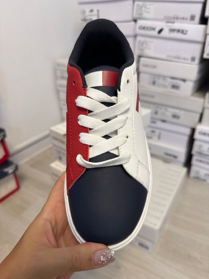 Tommy Hilfiger гутал