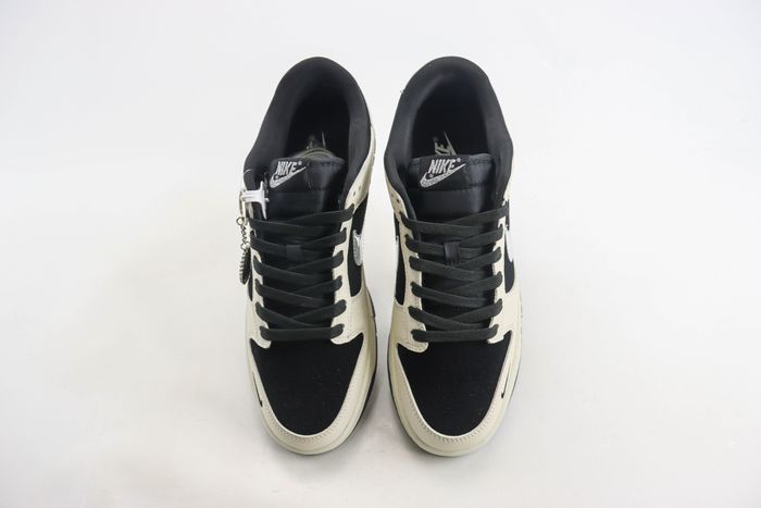 Nike SB Dunk Low x Stussy 38