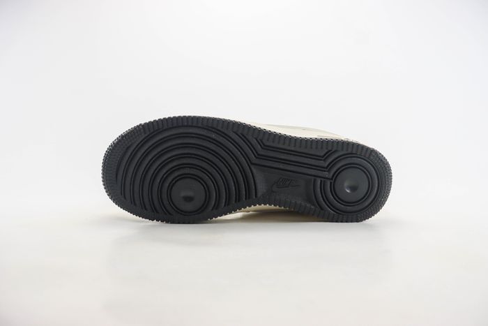 Nike Air Force 1 Low x supreme 47