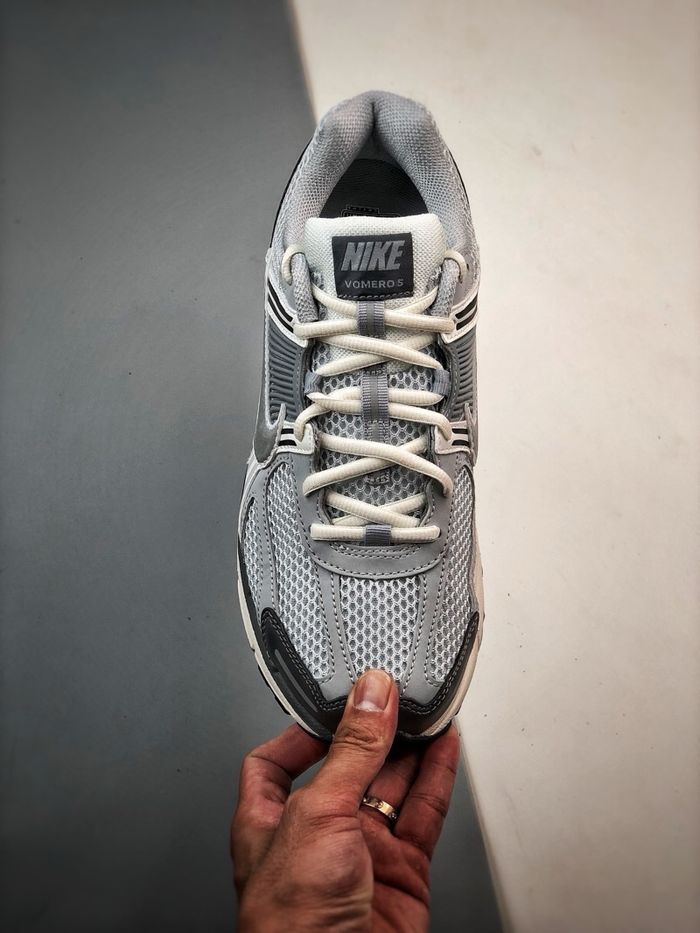Air Zoom Vomero 5 Wolf Grey