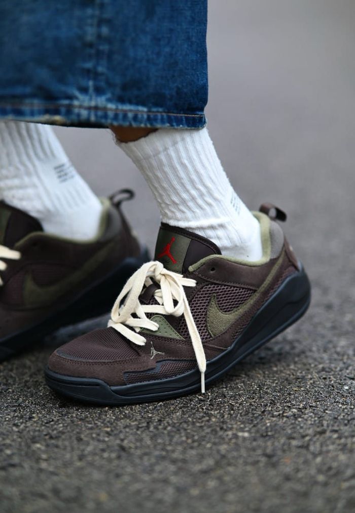 Jordan CMFT Era Baroque Brown Medium Olive