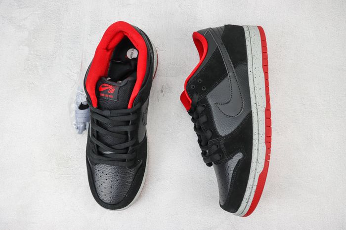 Nike SB Dunk Low ‘Black Cement’