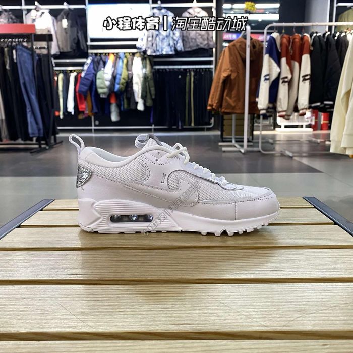 NIKE/Шигтгээтэй