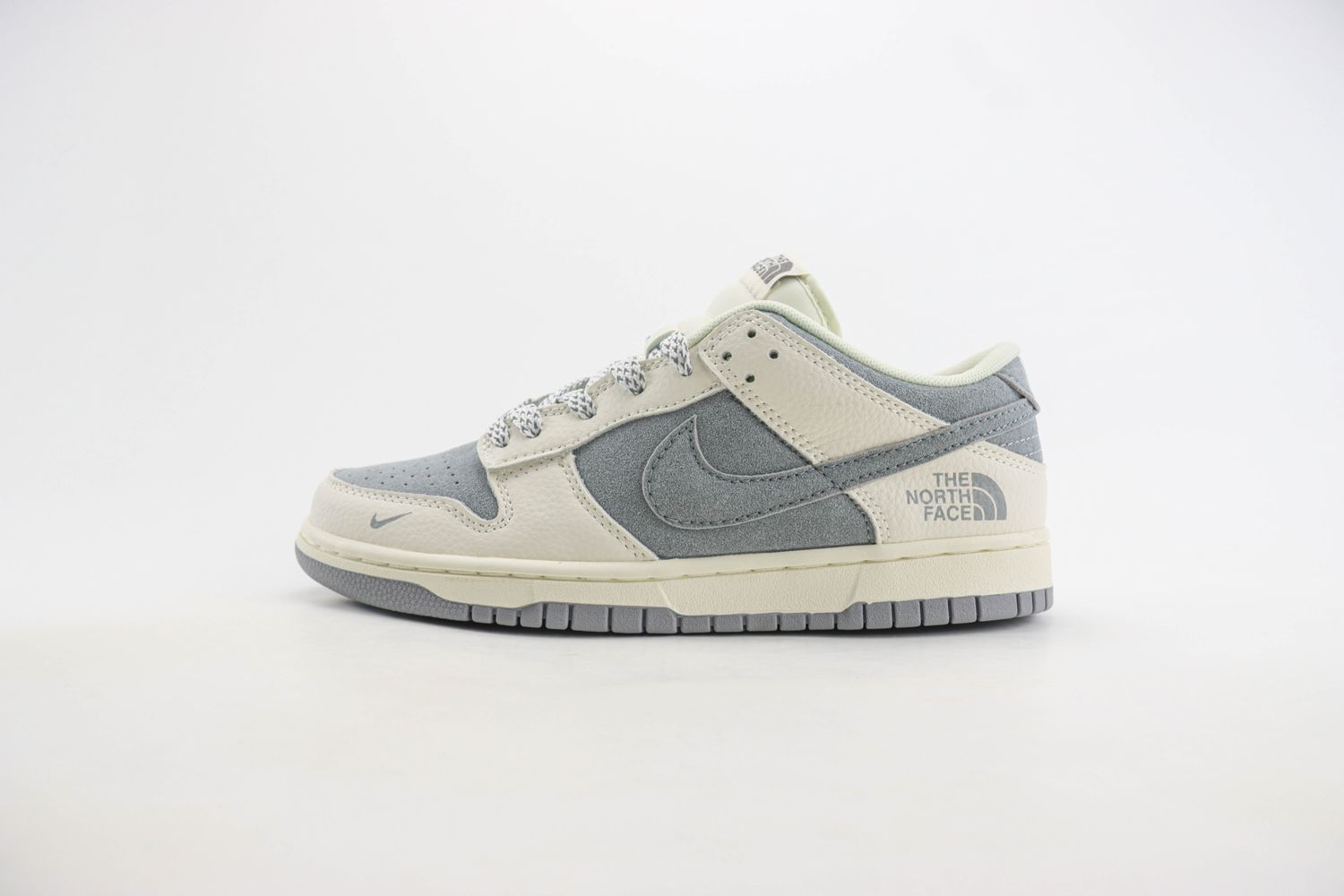 Nike SB Dunk Low x North face 59