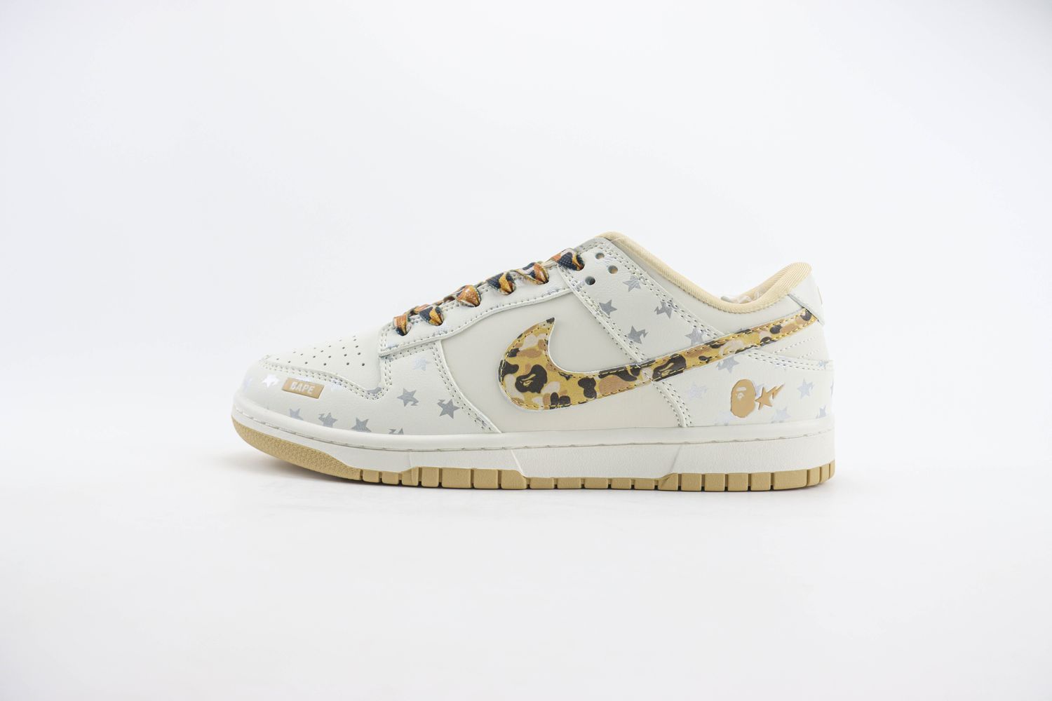 Nike SB Dunk Low x BAPE 31