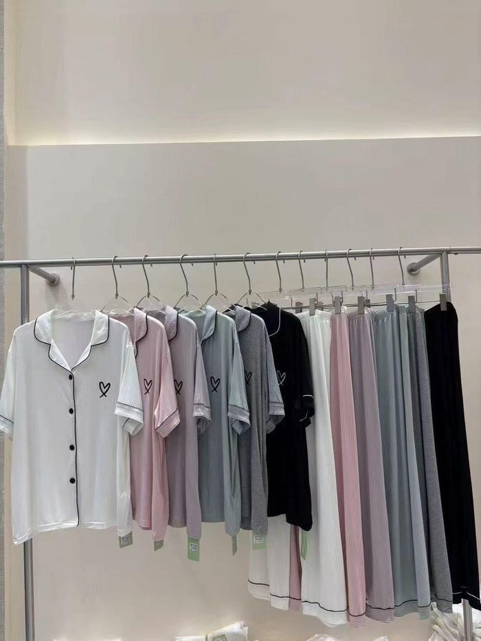 Суналттай даавуун эмэгтэй гэрийн хос 