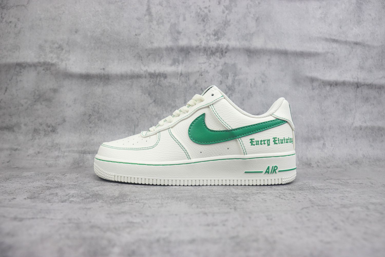 Nike Air Force 1 x Vlone 03