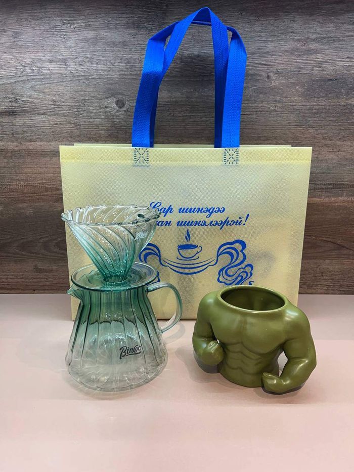 Нэрэгч, аяга тавагтай сэт 