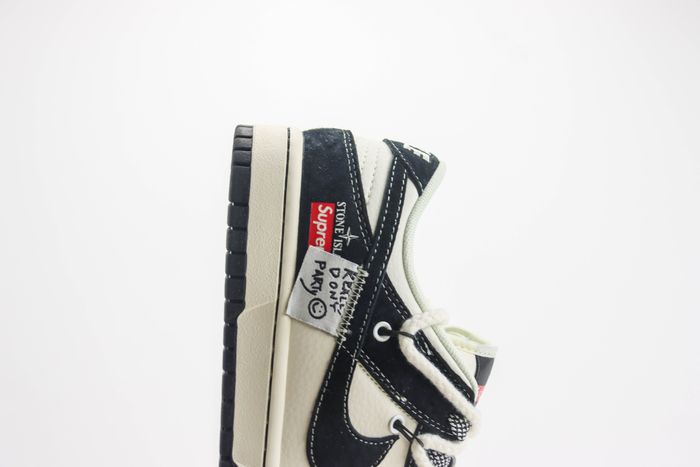 Nike SB Dunk Low x supreme x Stone Island 02
