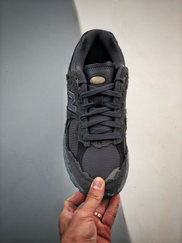 New Balance 2002R “Black”