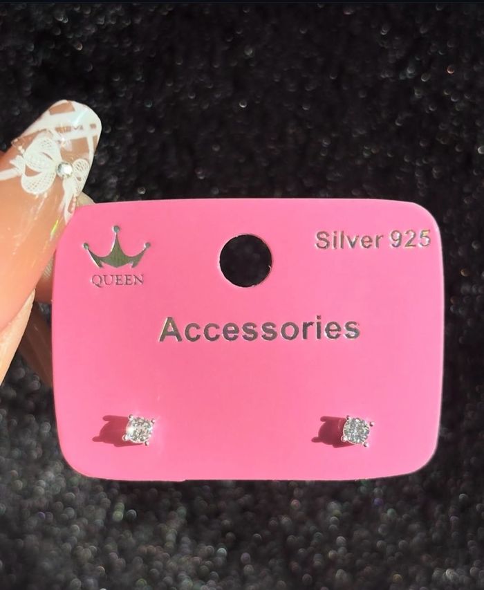 Мөнгөн ээмэг