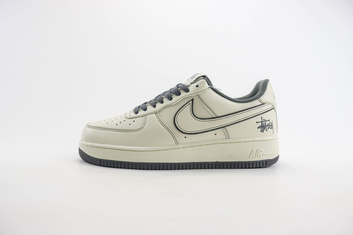 Nike Air Force 1 Low x Stussy 136