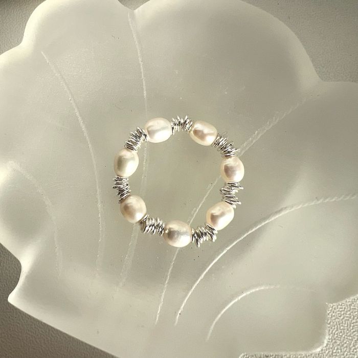 Байгалийн сувд, мөнгөн бөгж