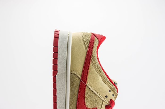 NEW Nike Dunk Low 'Strawberry Waffle