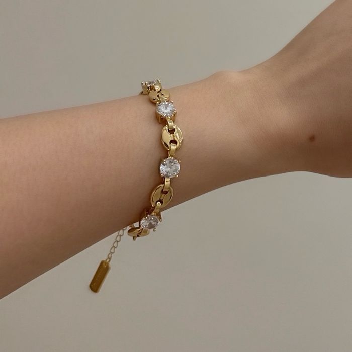 Oversized chain bracelet