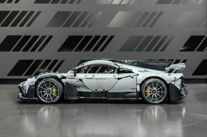 Mercedes Benz AMG One hypercar