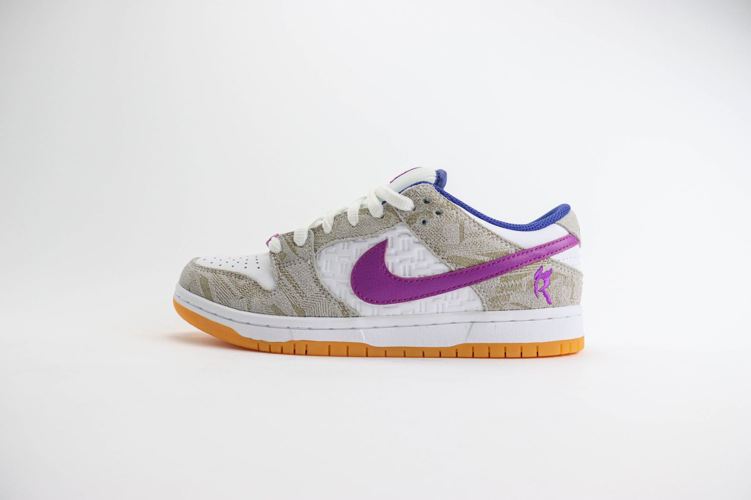 NK SB Dunk Low x Rayssa Leal 