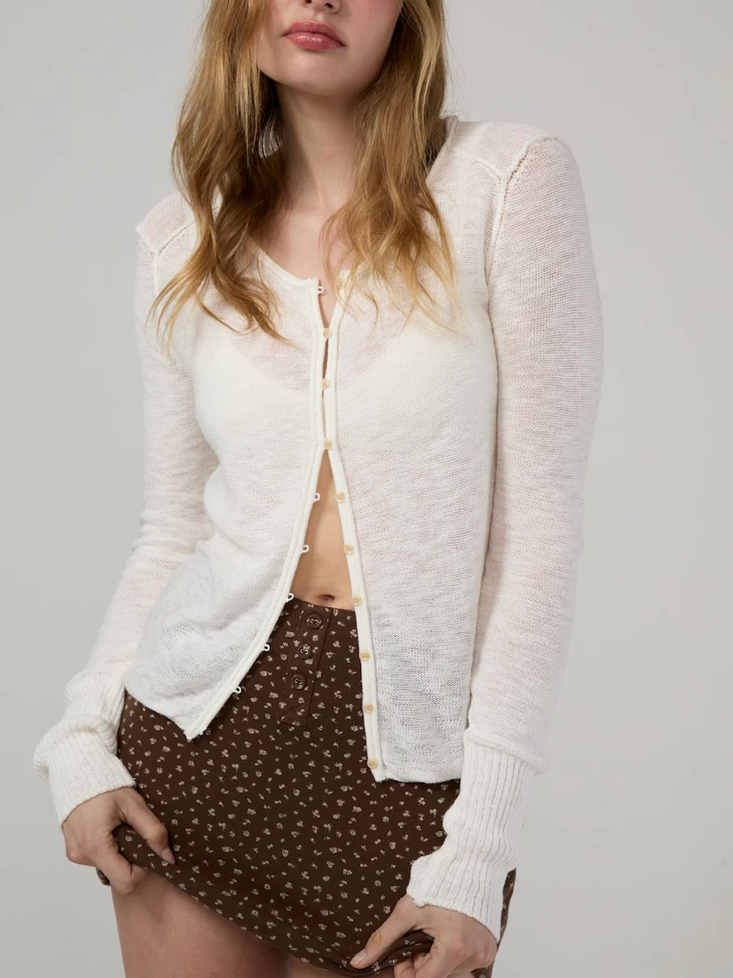HOUSE BUTTON CARDIGAN - WHITE