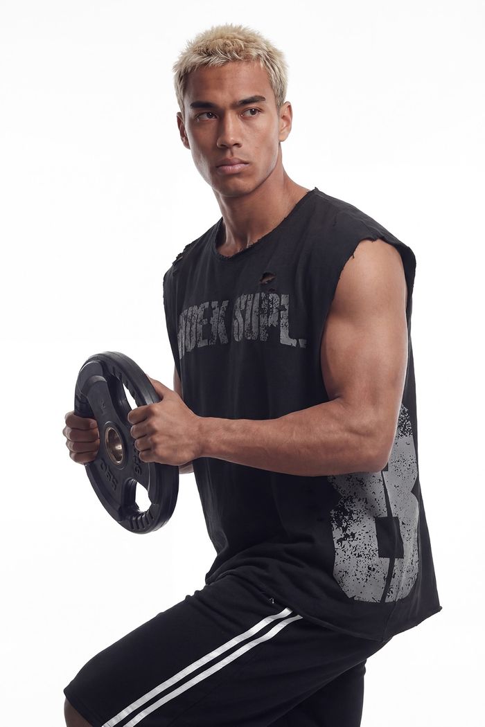 Number 8 Cut-Off Damage Sleeveless