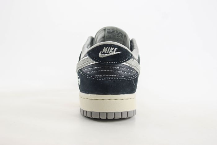Nike SB Dunk Low x Stussy 44