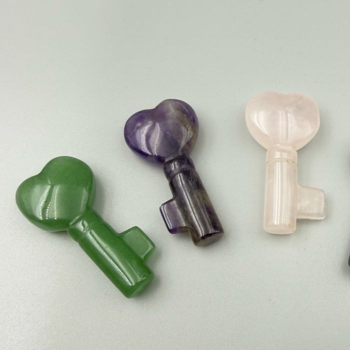 Түлхүүр хэлбэрт байгалийн чулуу