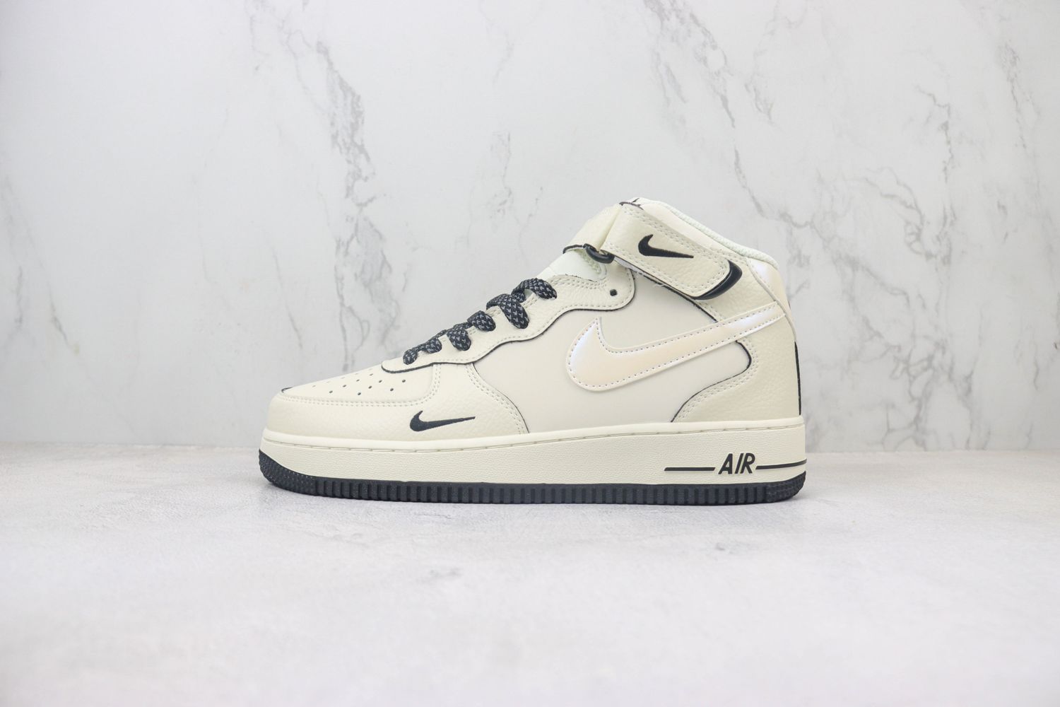 Nike Air Force 1 Mid 