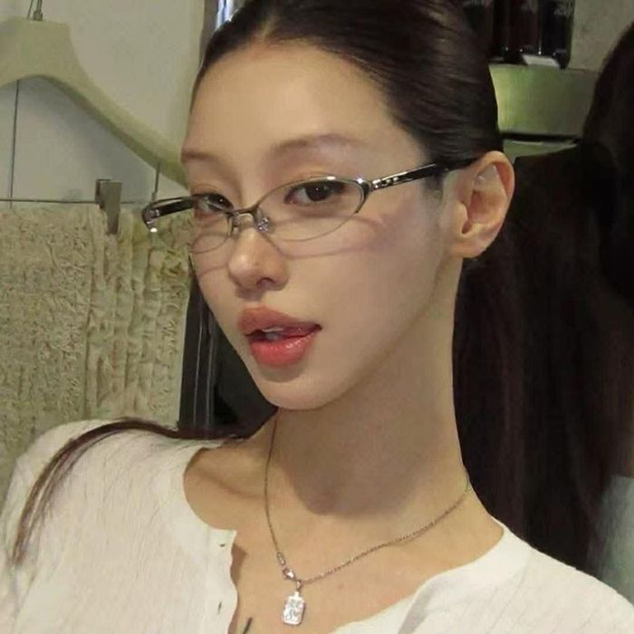 Нүдний шил glasses
