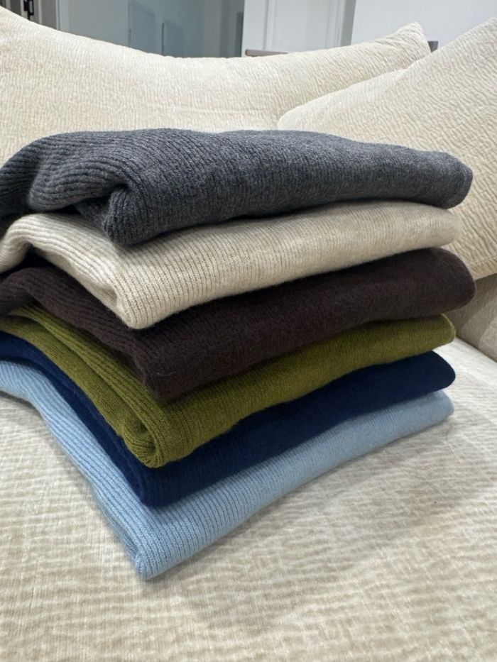 Бэлэн хөх цамц