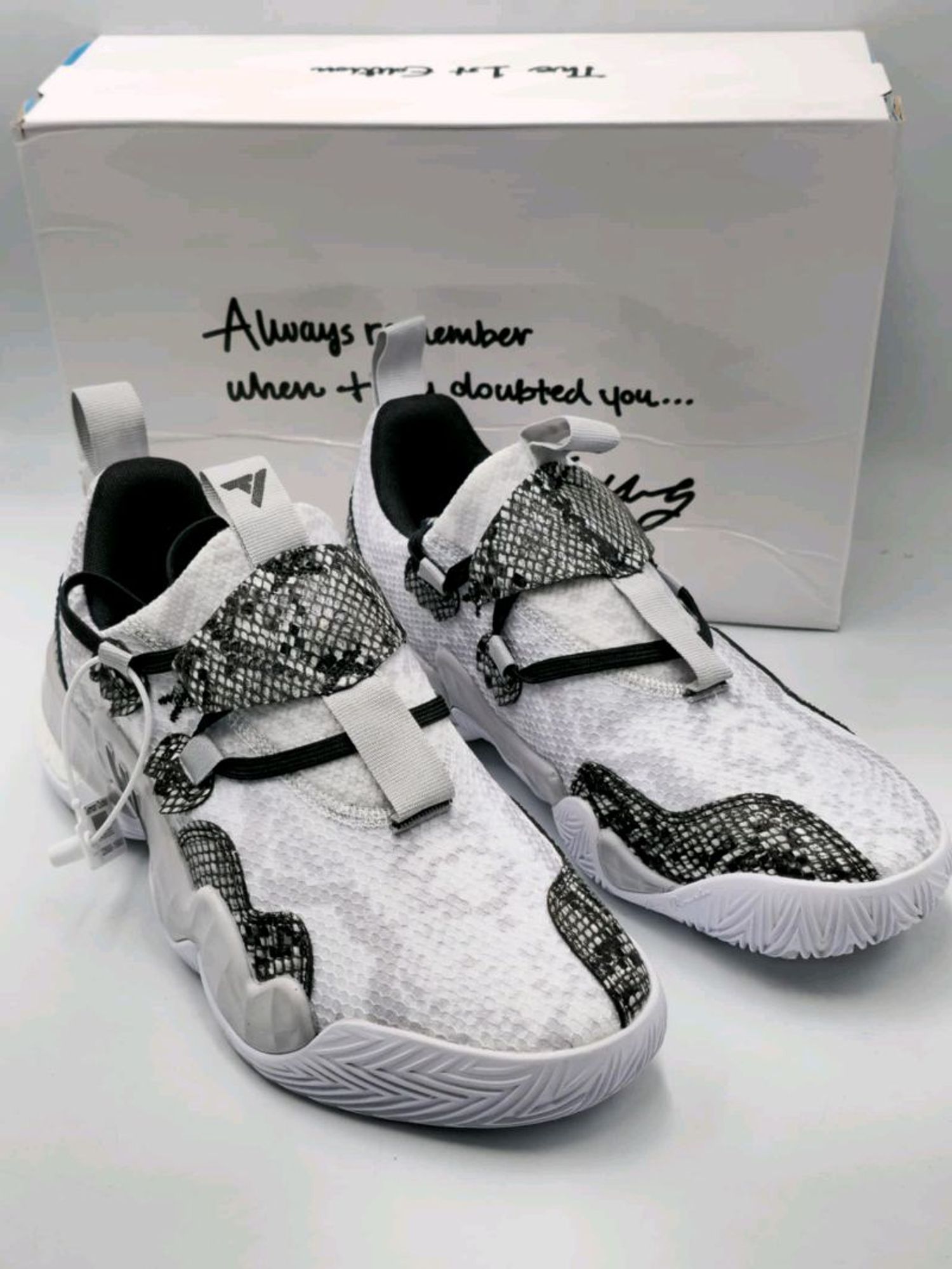 Adidas Trae Young H67753