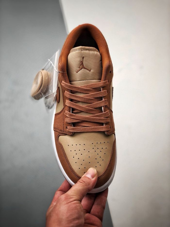 Jordan 1 Low Brown
