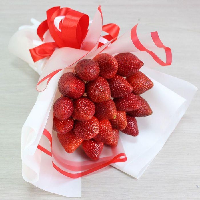    Гүзээлзэгэнэтэй баглаа  S  размер 