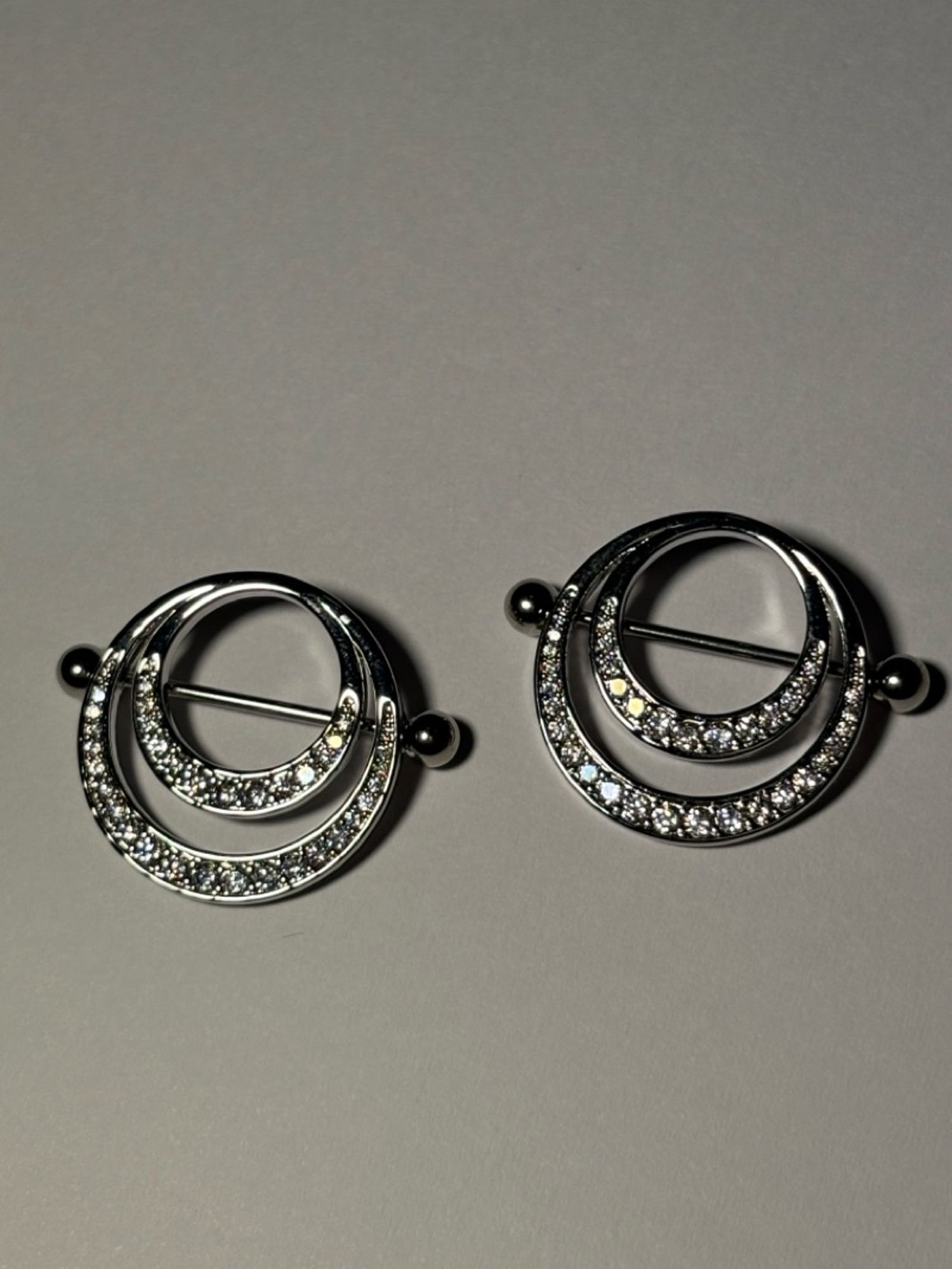 Хөхний ээмэг