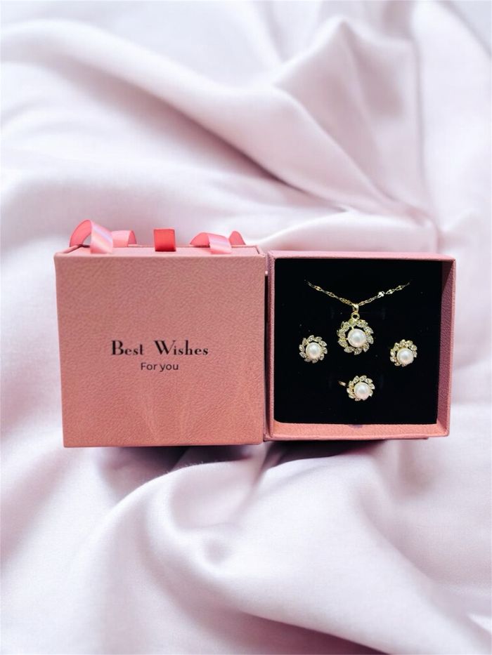 Зүүлт Ээмэг багц