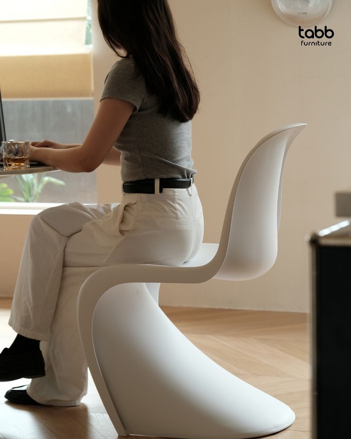 PANTON CHAIR