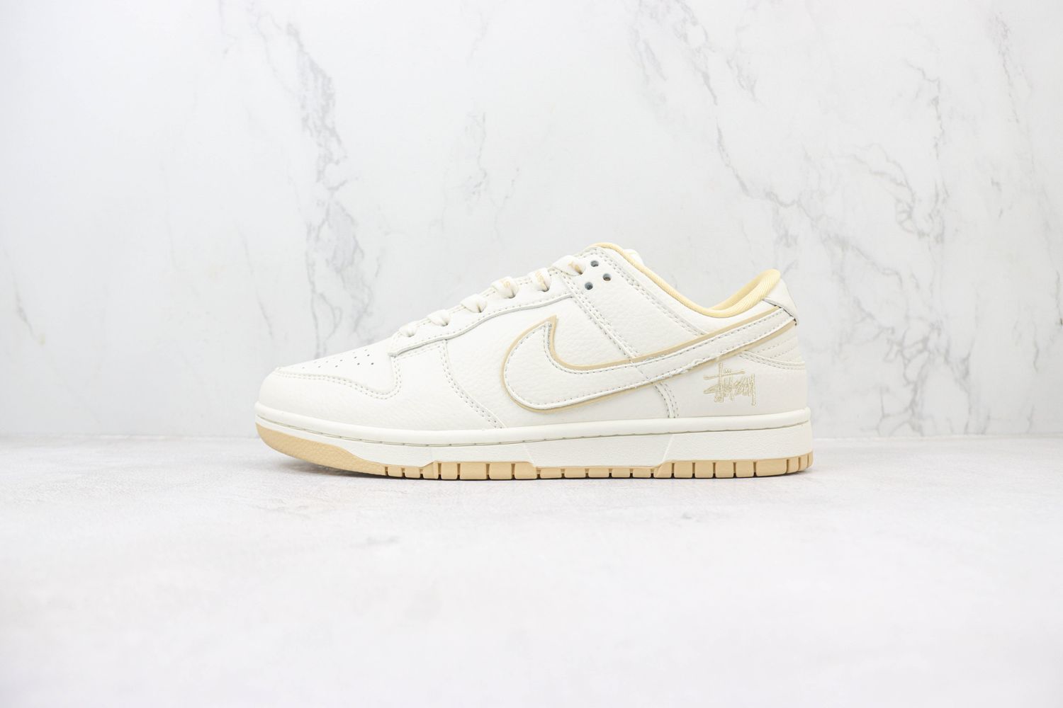 Nike WMNS Dunk Low Pearl White