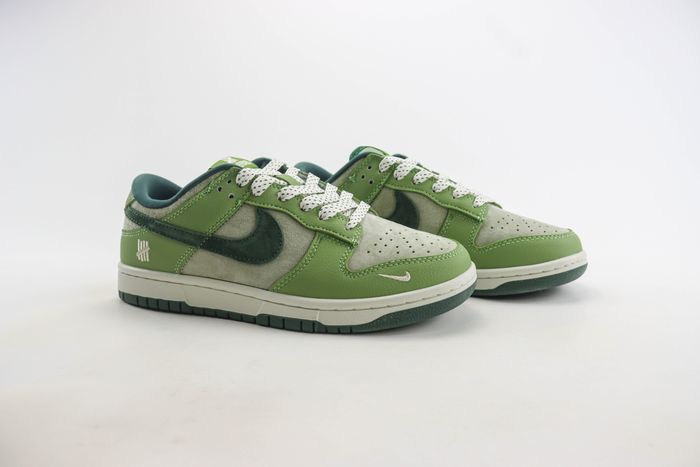Nike SB Dunk Low 135