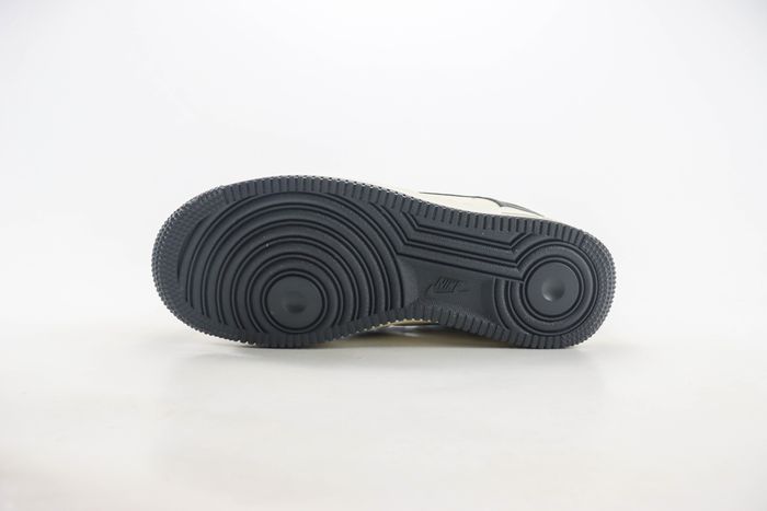 Nike Air Force 1 x GUCCI 12