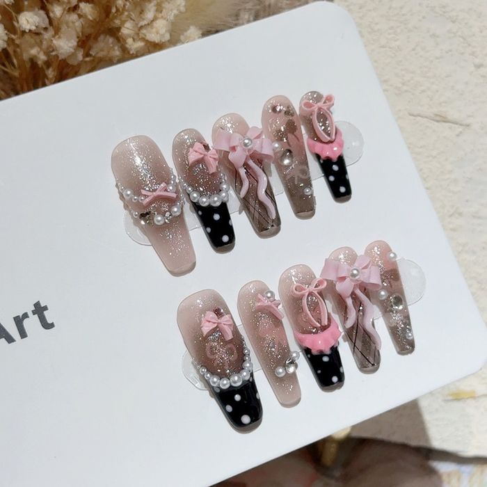 Наадаг хумс