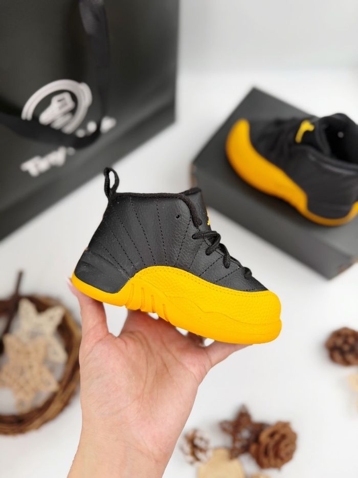 Air Jordan 12 University Gold