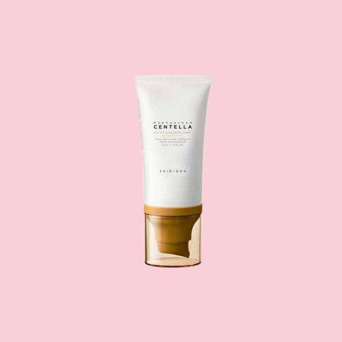 SKIN1004 Madagascar Centella Air-Fit Sun Cream Light 