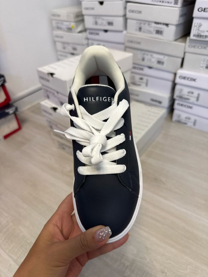 Tommy Hilfiger гутал