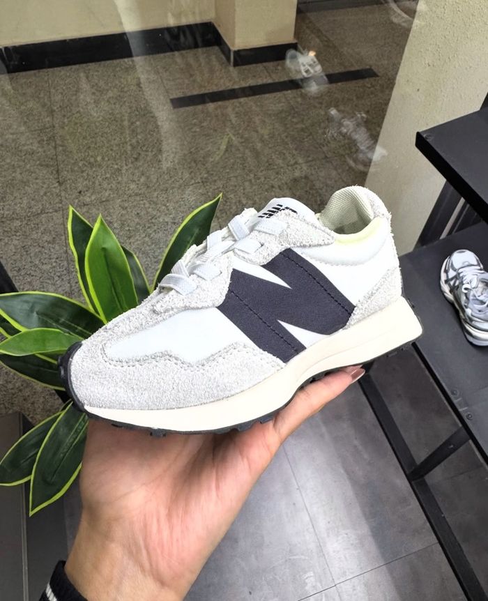 New Balance 327 Navy Blue