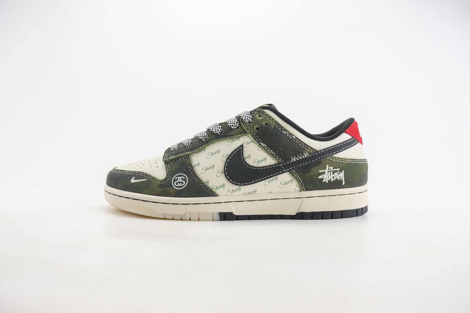 Nike SB Dunk Low x Stussy 39