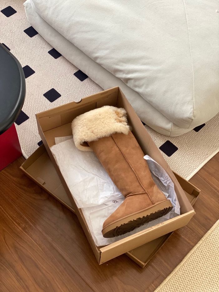 UGG Over The Knee Bailey Button✨