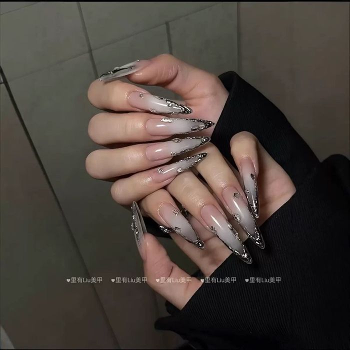 Наадаг хумс