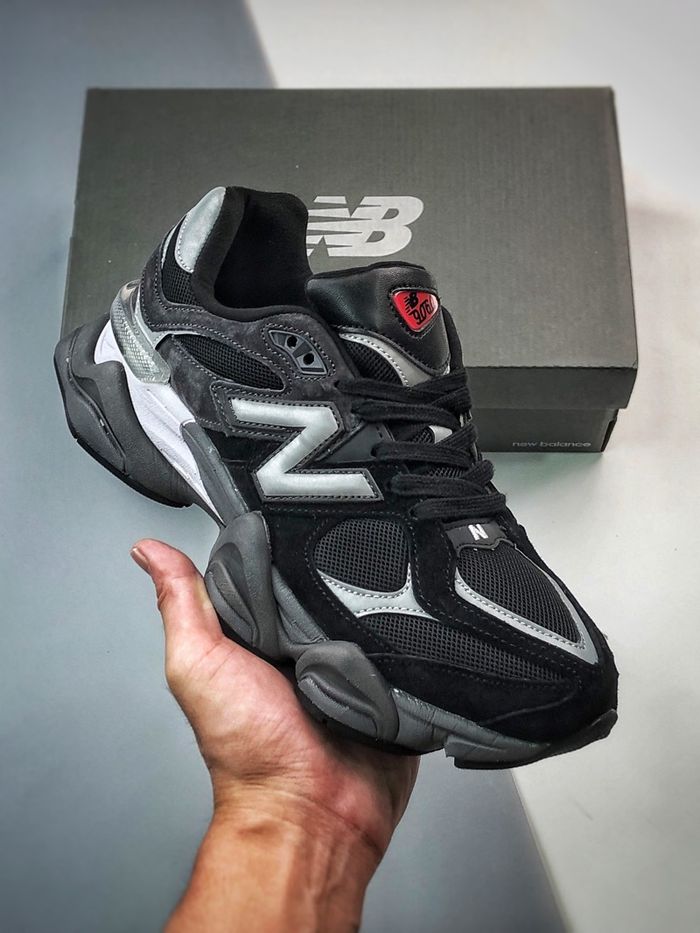  9060 “Black Castlerock”