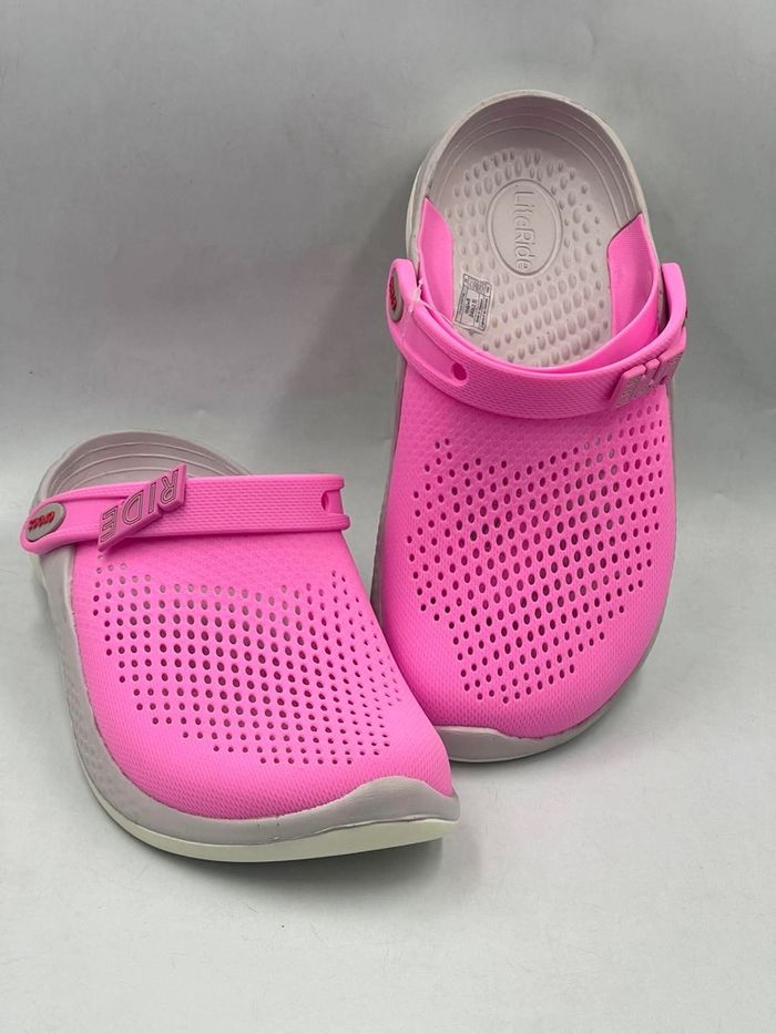 crocks pink